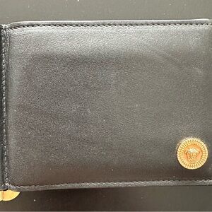 Versace
Medusa Biggie bi-fold wallet